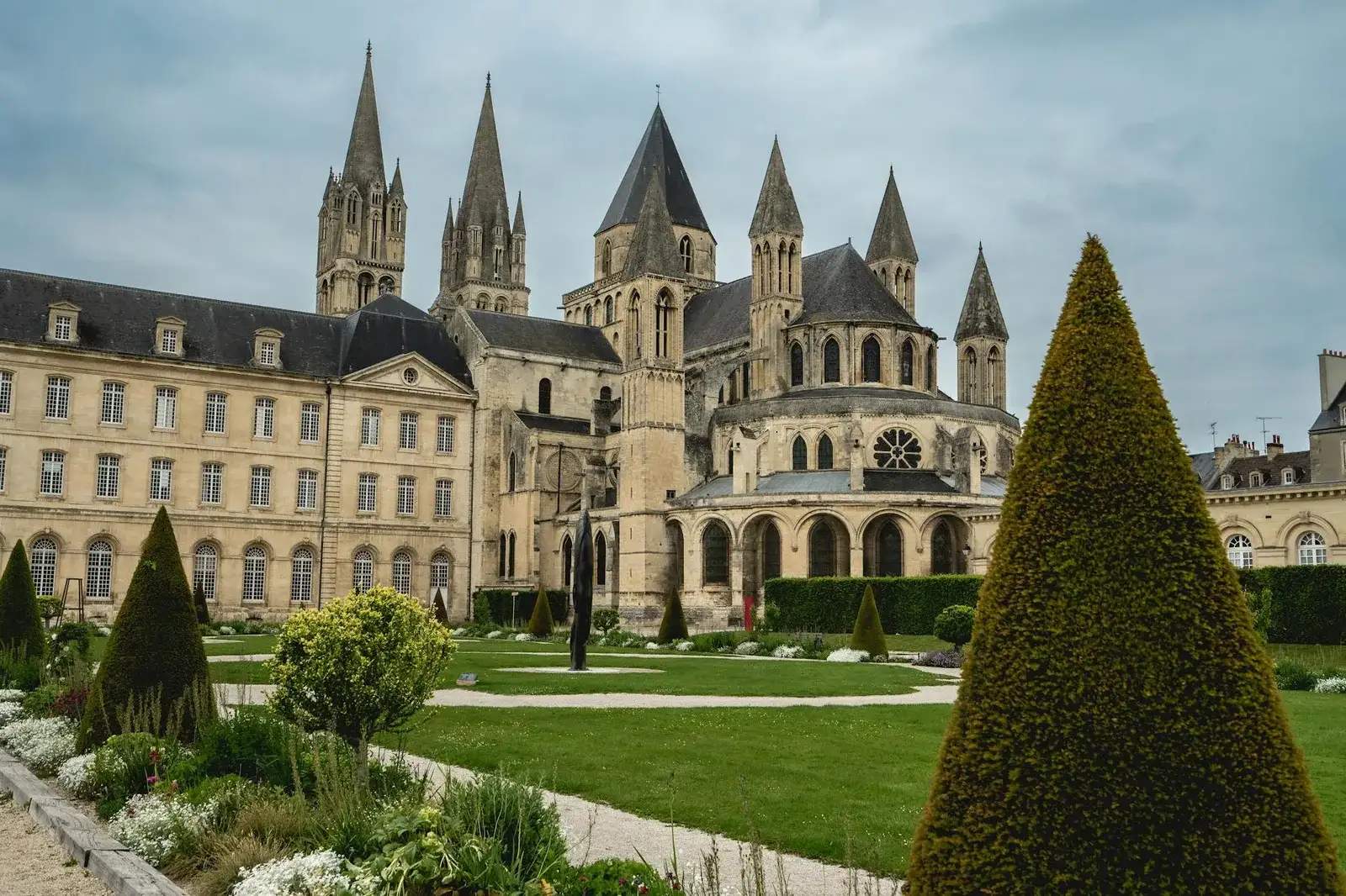 Château de Guillaume le Conquérant et Abbaye aux Hommes à Caen