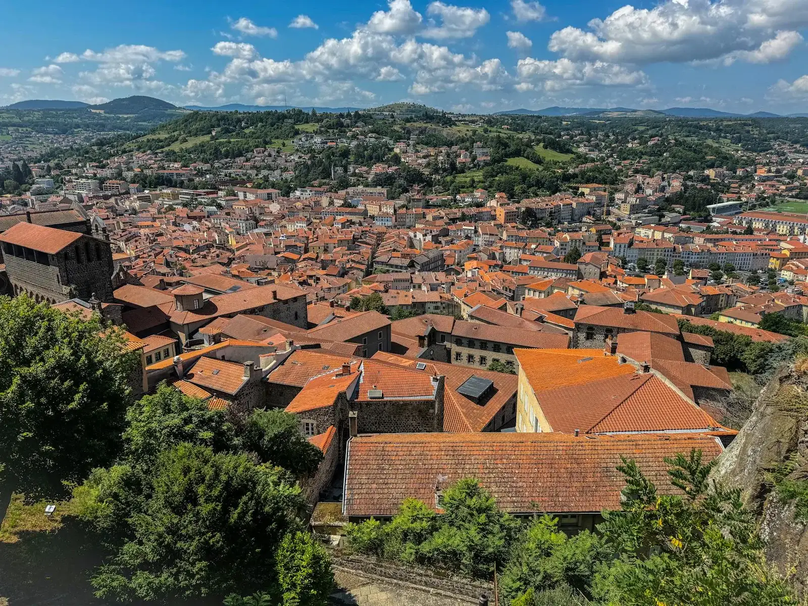 Berline de standing avec vue sur la chapelle Saint-Michel d'Aiguilhe au Puy-en-Velay