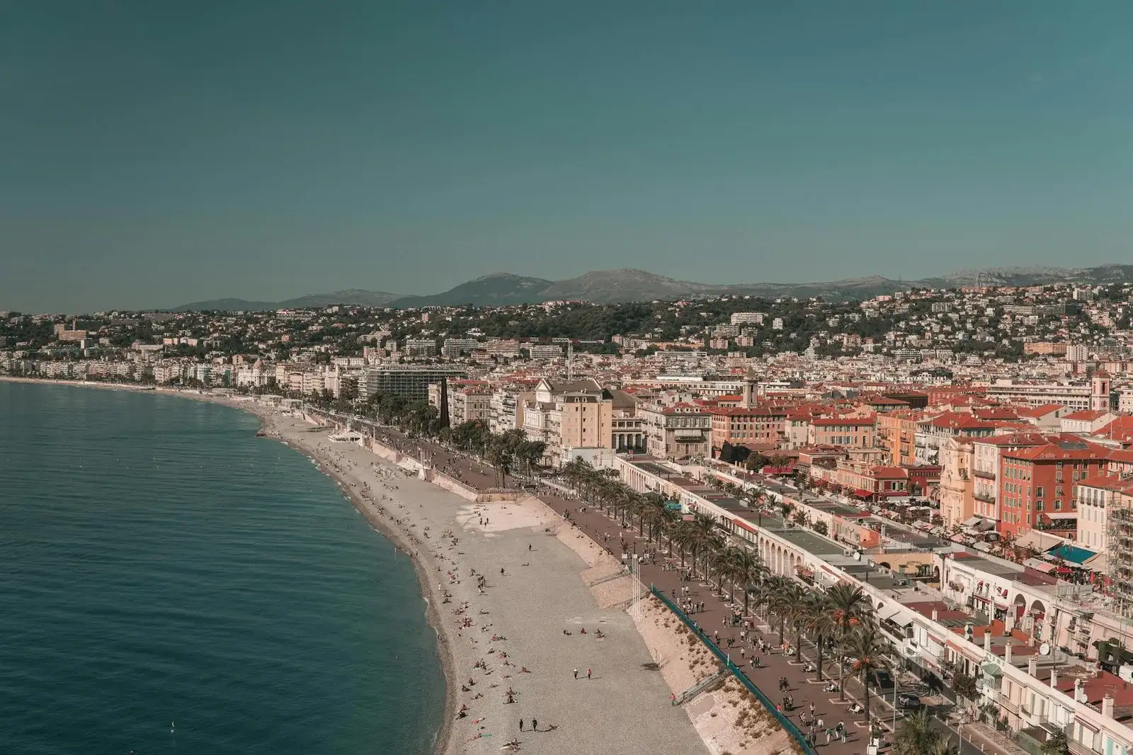 Berline de standing sur la Promenade des Anglais à Nice