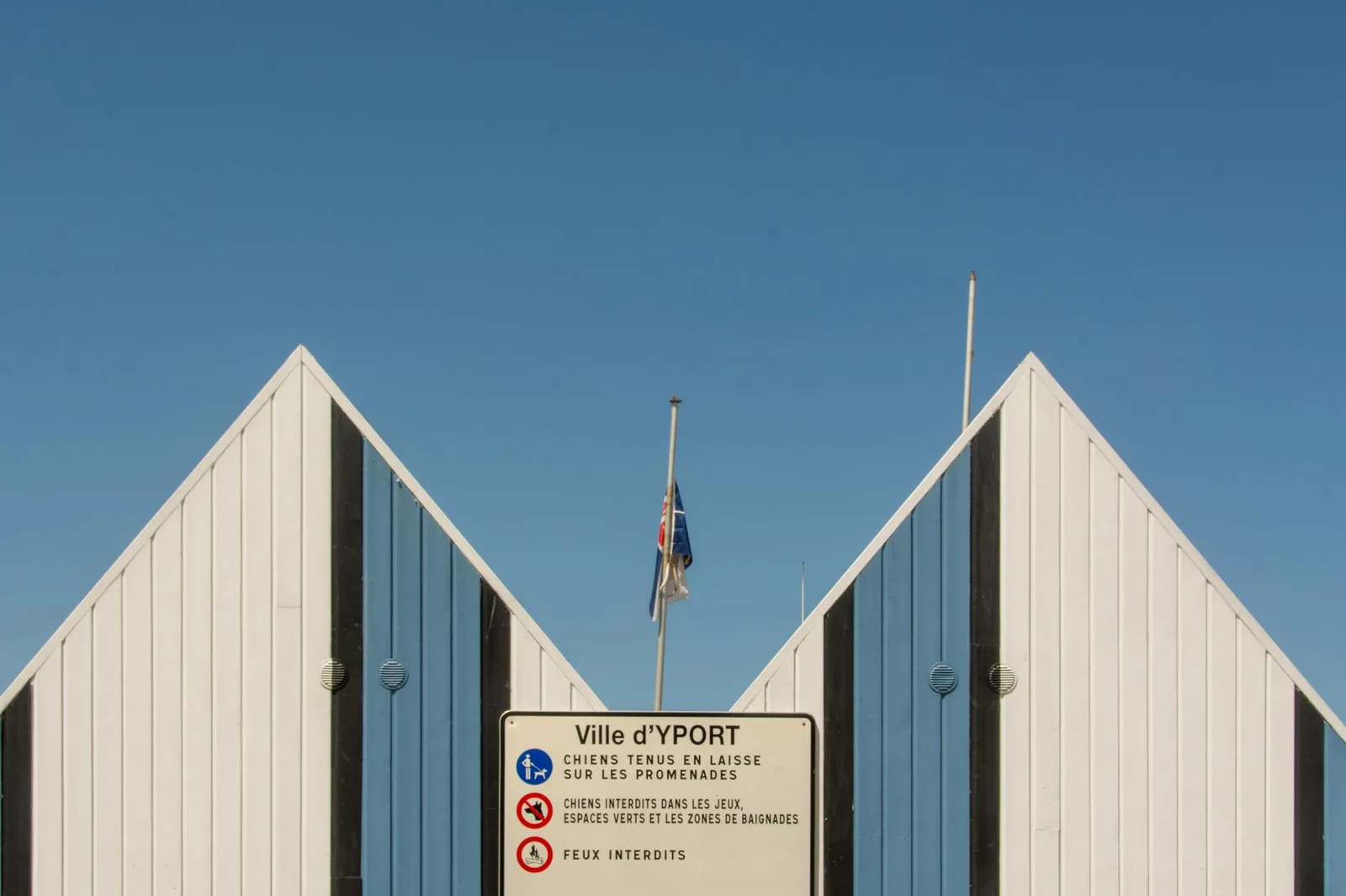 Rade de Cherbourg et Cité de la Mer vue depuis le port