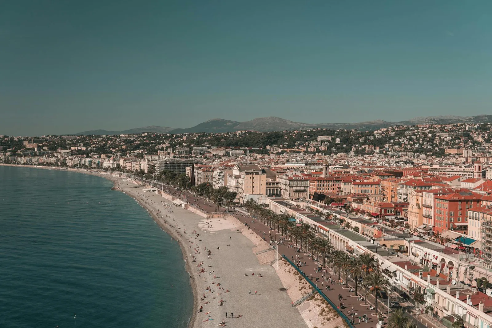 Berline de standing sur la Promenade des Anglais à Nice